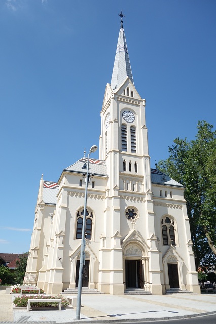 Evangelische-Kirche-Szombathely.jpg