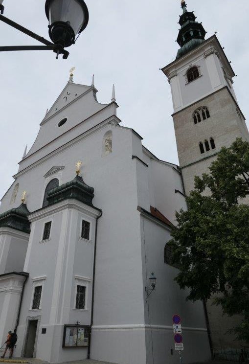 Krems_Pfarrkirche_St.Veit.jpg
