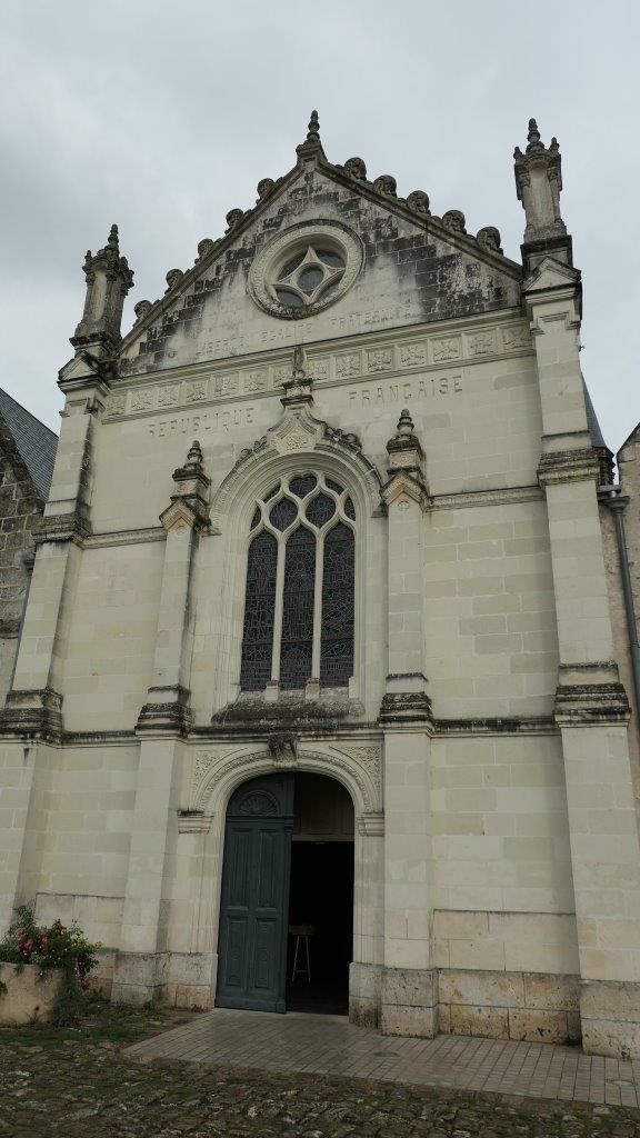Montluis-sur-Loire_Kirche_Saint_Laurent.jpg